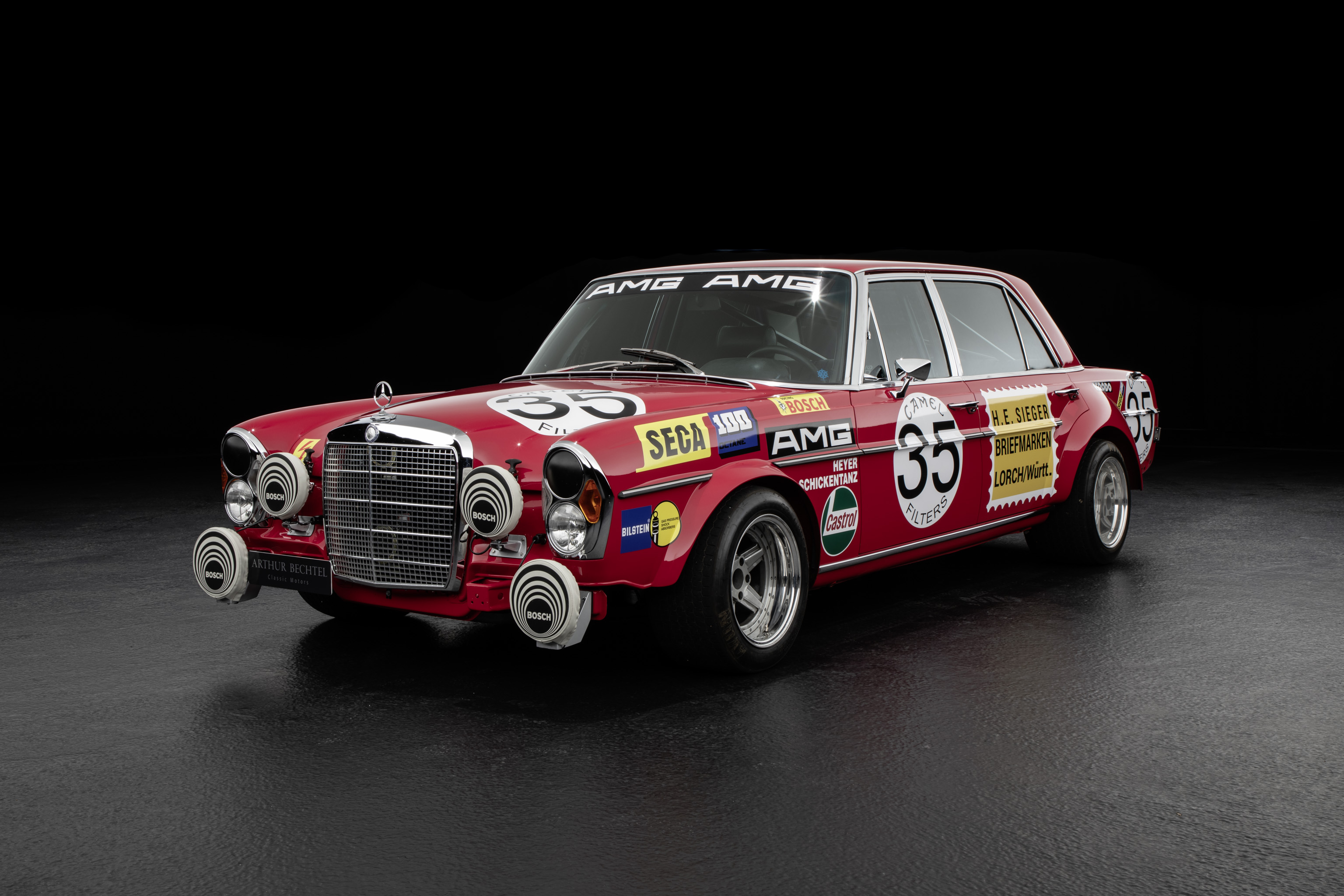 Front eines roten Mercedes Benz 300SEL - Oldtimer kaufen