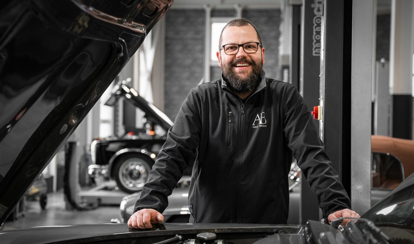 Janos Henning Motorcar Mechanic